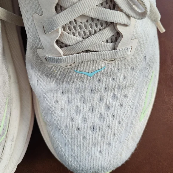 HOKA Clifton 9 size 7 womens - Picture 12 of 15